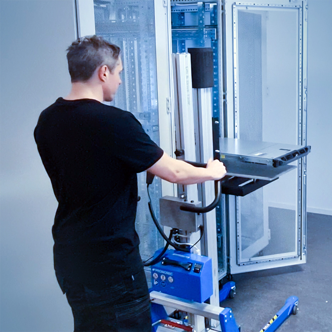 Server Rackmount Lift Data Center Lift for Servers and Lift-O-Flex portable server handling ...